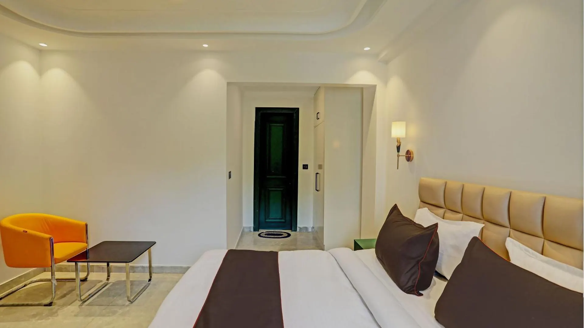 Hotel Collection O Rose Gold Gurgaon 3*,