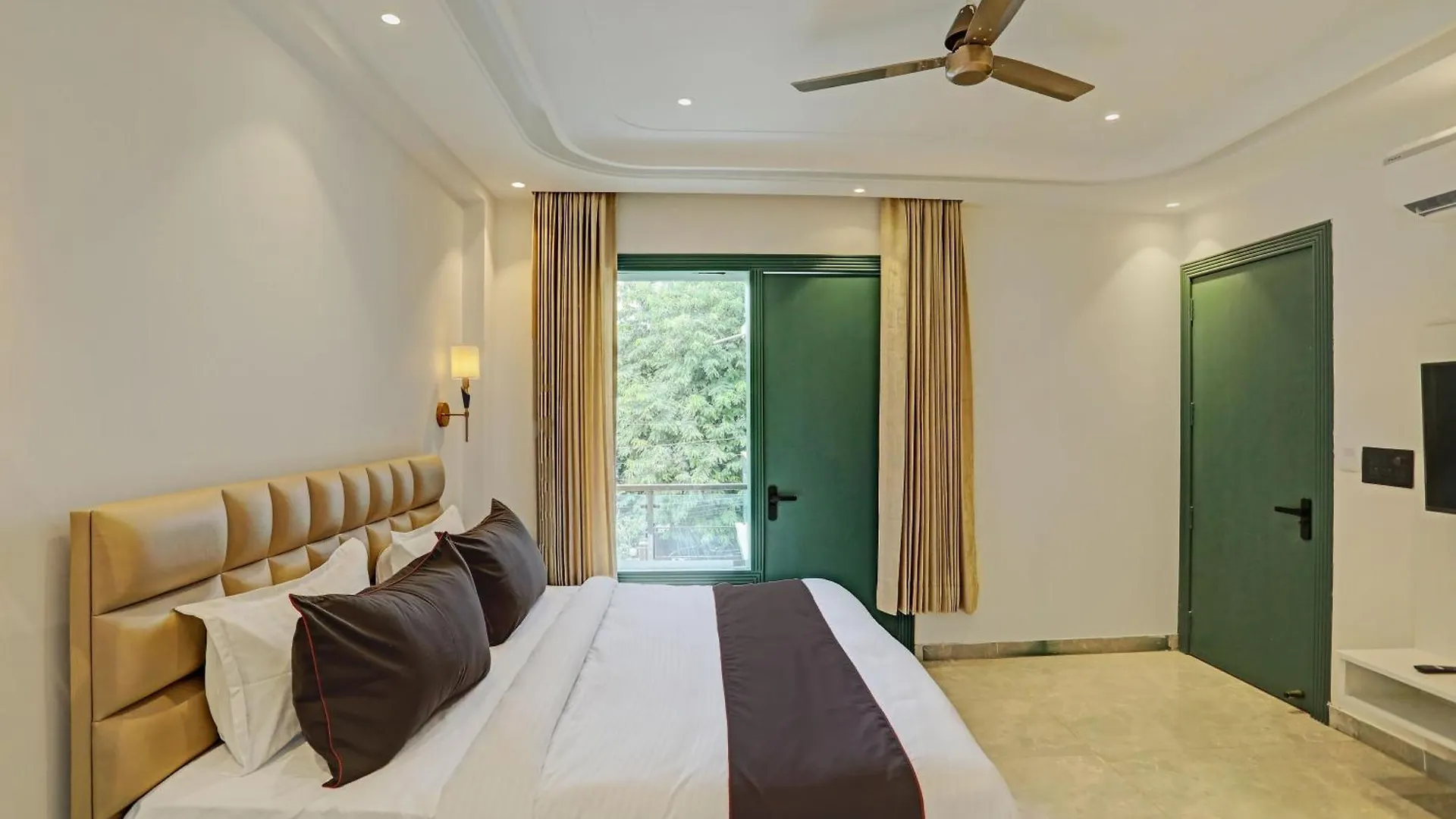 Hotel Collection O Rose Gold Gurgaon