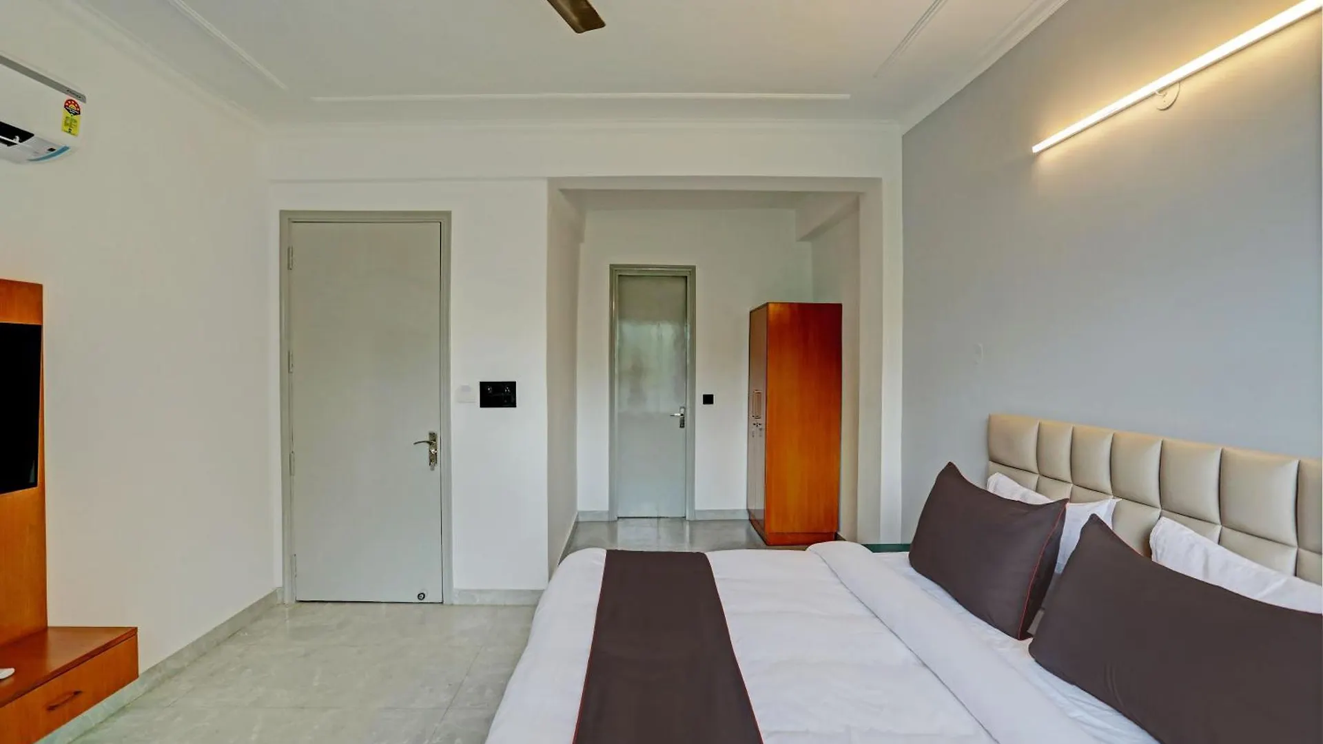 Hotel Collection O Rose Gold Gurgaon