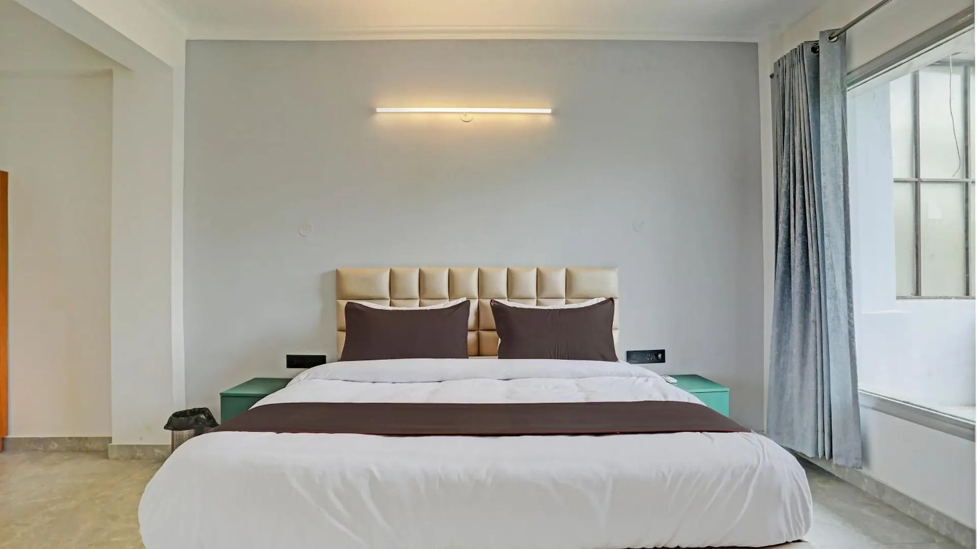 Hotel Collection O Rose Gold Gurgaon 3*,